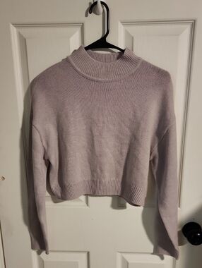 H&M Light Lavender Cropped Mock Neck Sweater
